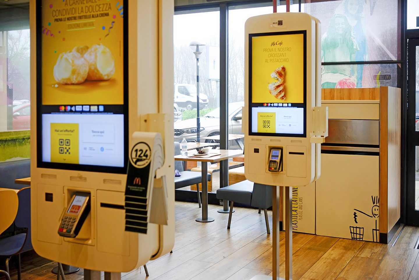 Future stores self checkout effecient store experience italy mcdonalds fast food quick service restaurant