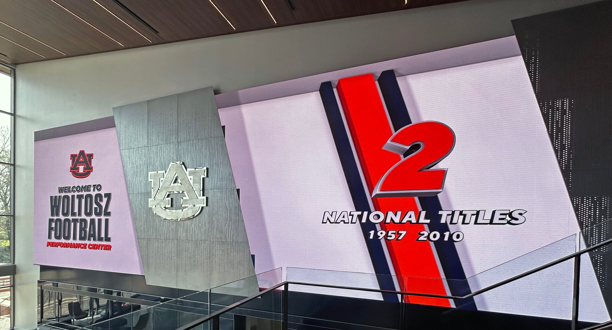 AUBURN_Football_Facilities_Hallway_05-1