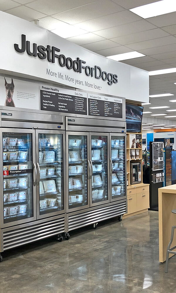 Branded Environments Retail Petco